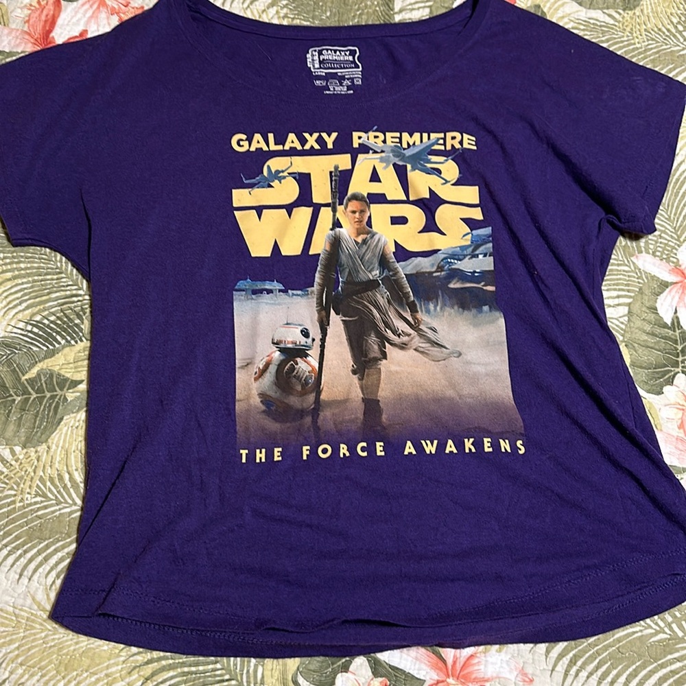Star Wars The Force Awakens purple Galaxy Premier T-shirt, ladies Large